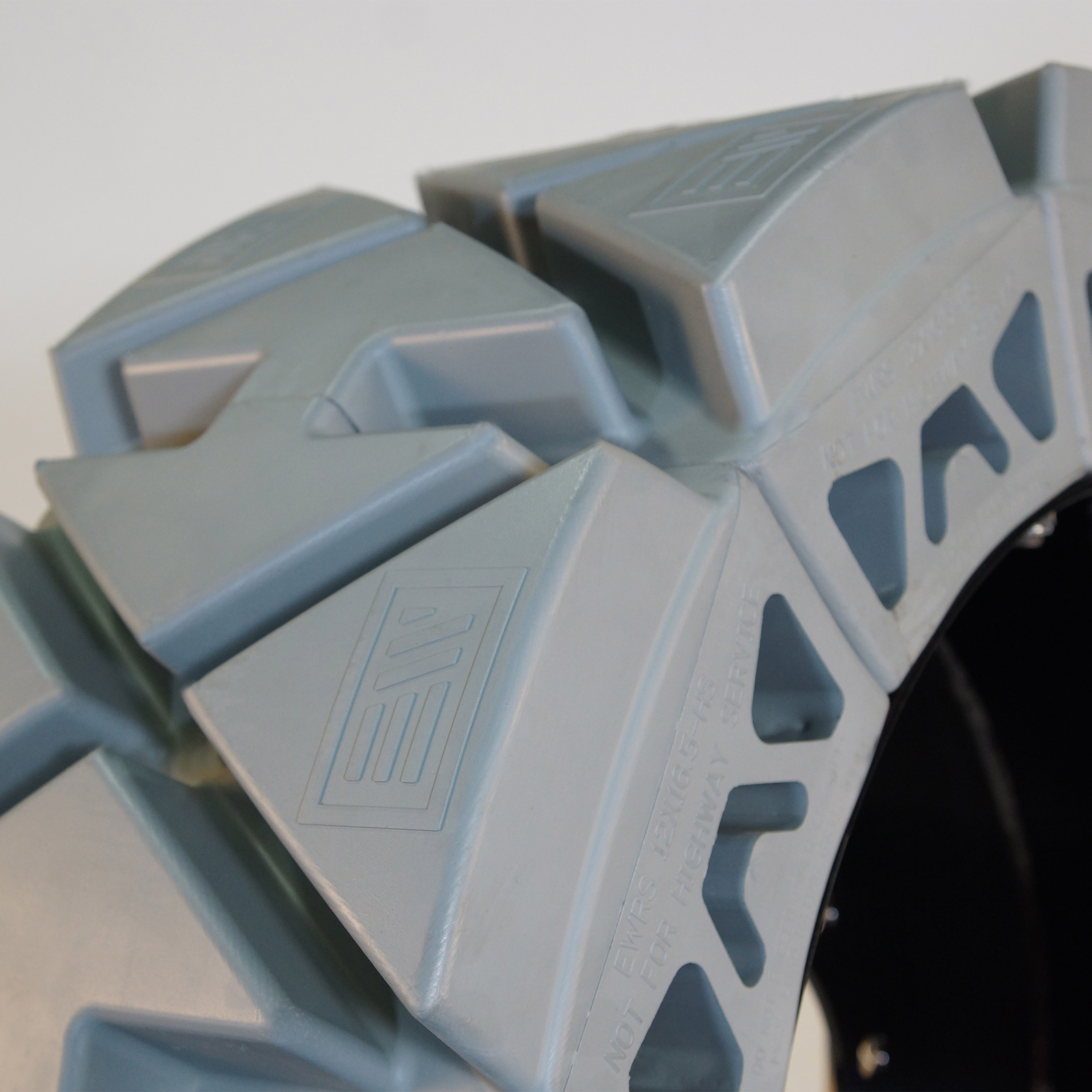 Evolution Wheel Non Marking Non Pneumatic Skid Steer Tires